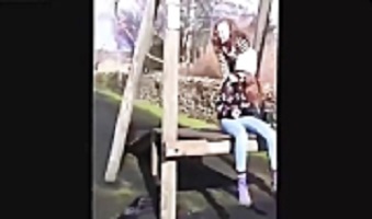 حمله حیوانات ب انسان ها خیلی خنده دار